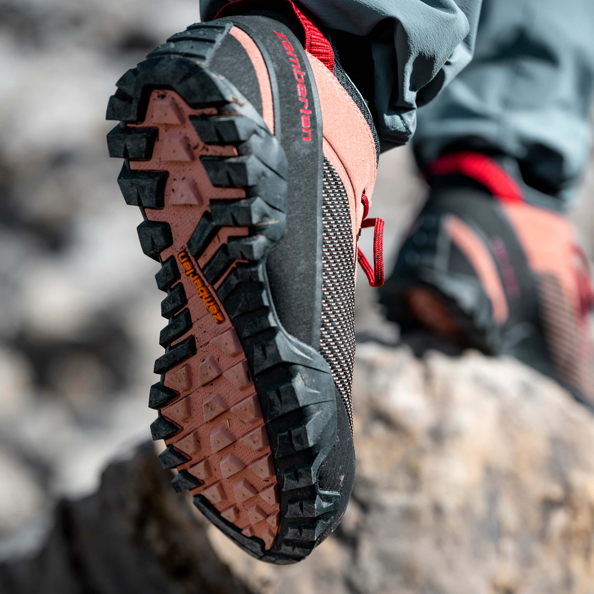 MUIR WNS - Cork/Chili Pepper | Women's Approach Shoes | Zamberlan